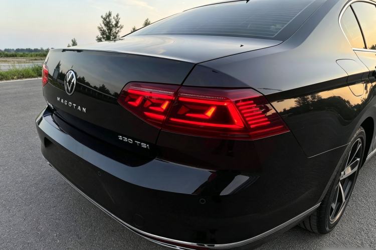 Used Volkswagen Magotan 2025 Revised Version Zhongxiang Edition 330TSI DSG Luxury Trim Exterior 11
