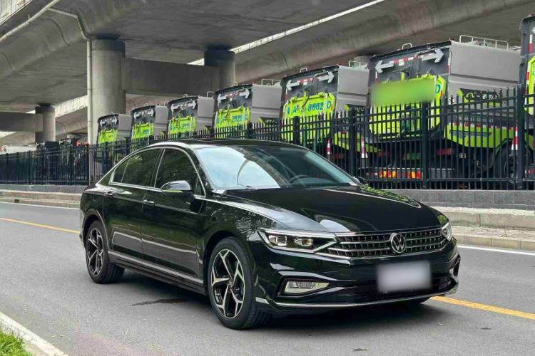Used Volkswagen Magotan 2025 Revised Version Zhongxiang Edition 330TSI DSG Luxury Trim Exterior 2