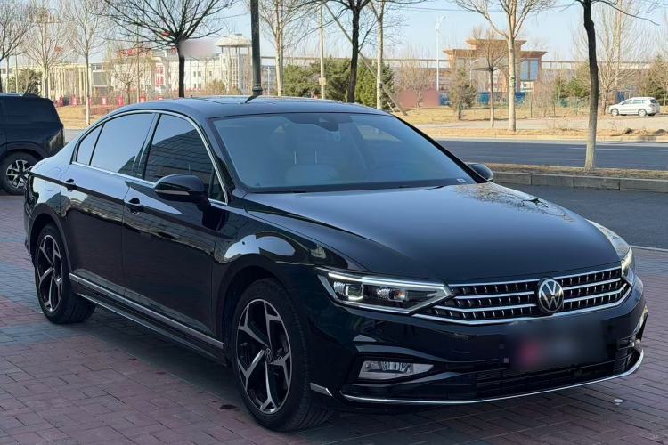 Used Volkswagen Magotan 2025 Zhongxiang Version 330TSI DSG Luxury Edition Exterior 2
