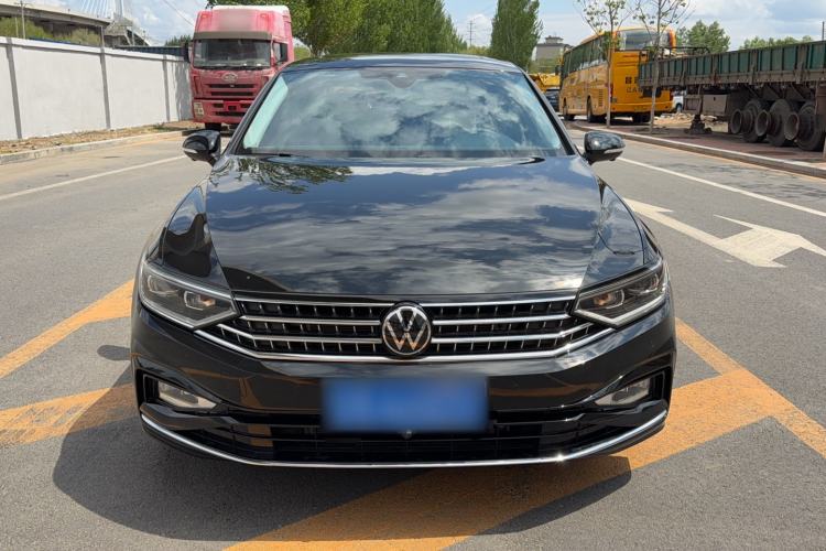 Used Volkswagen Magotan 2025 Revised Version 2 Zhongxiang Edition 330TSI DSG Luxury Trim Exterior 2