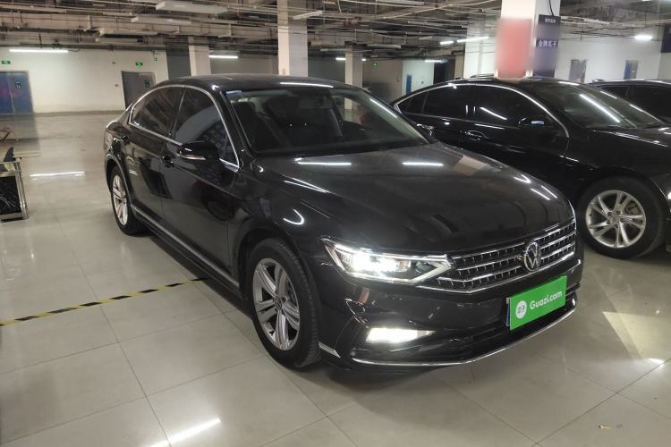 Used Volkswagen Magotan 2025 Zhongxiang Version 280TSI DSG Comfort Edition Exterior 2