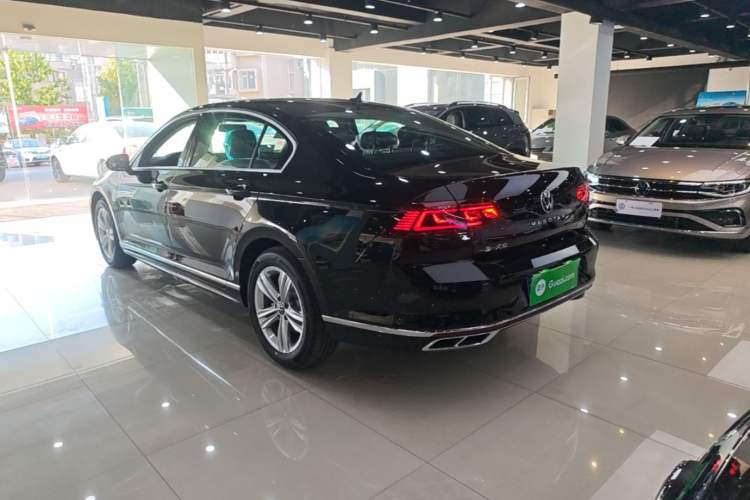 Used Volkswagen Magotan 2025 Zhongxiang Version 280TSI DSG Comfort Edition Exterior 2