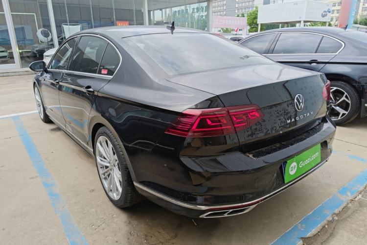 Used Volkswagen Magotan 2025 Zhongxiang Version 330TSI DSG Luxury Edition Exterior 2