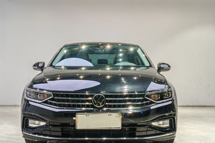 Used Volkswagen Magotan 2025 Zhongxiang Version 330TSI DSG Luxury Edition Exterior 2
