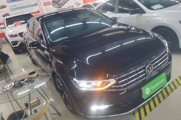 Used Volkswagen Magotan 2025 Zhongxiang Version 330TSI DSG Luxury Edition Exterior 2