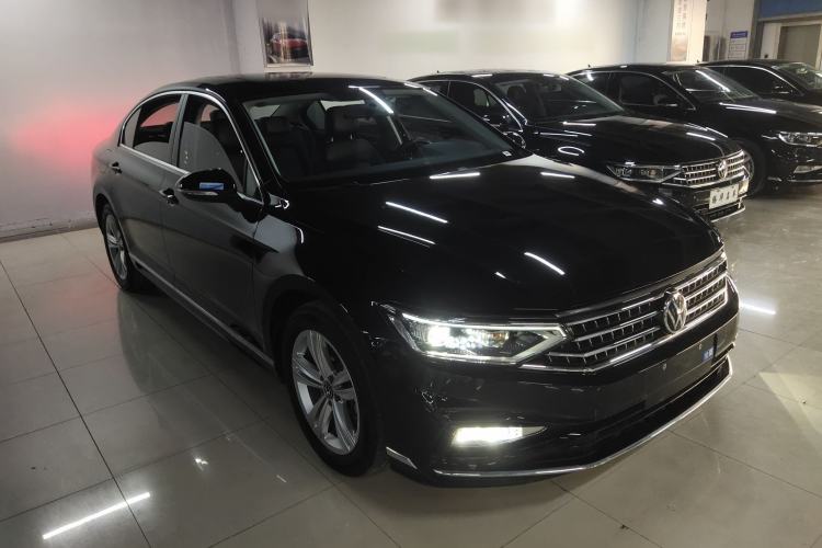 Used Volkswagen Magotan 2025 Zhongxiang Version 280TSI DSG Comfort Edition Exterior 2