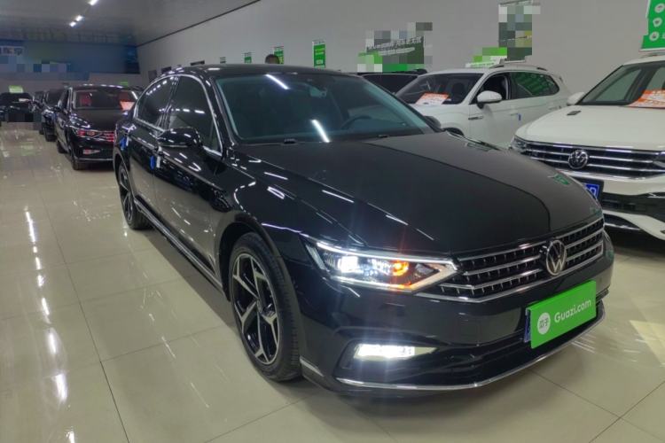 Used Volkswagen Magotan 2025 Zhongxiang Version 330TSI DSG Luxury Edition Exterior 2