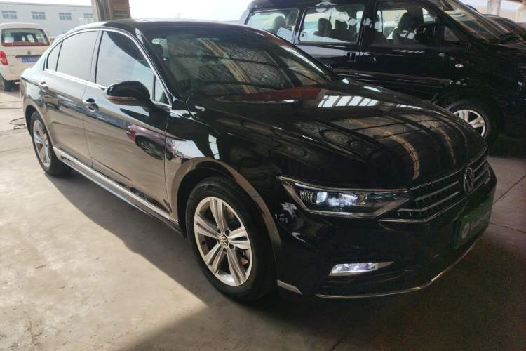 Used Volkswagen Magotan 2025 Zhongxiang Version 280TSI DSG Comfort Edition Exterior 2