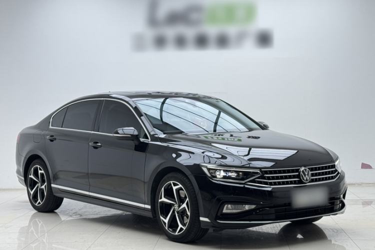 Used Volkswagen Magotan 2025 Revised Version Zhongxiang Edition 330TSI DSG Luxury Trim Exterior 2