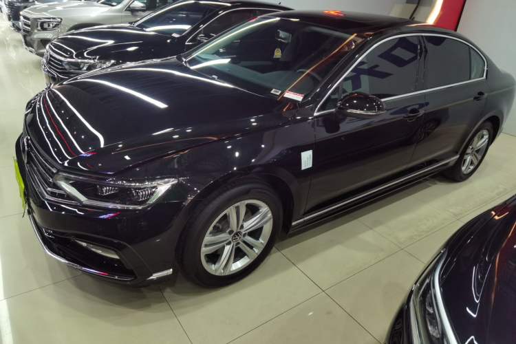 Used Volkswagen Magotan 2025 Zhongxiang Version 280TSI DSG Comfort Edition Exterior 3