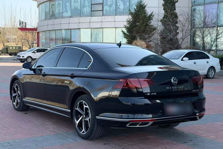Used Volkswagen Magotan 2025 Zhongxiang Version 330TSI DSG Luxury Edition Exterior 3