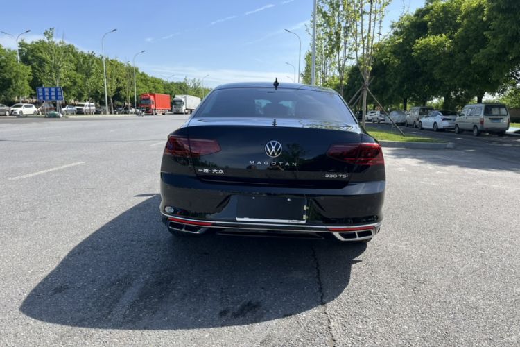 Used Volkswagen Magotan 2025 Revised Version Zhongxiang Edition 330TSI DSG Luxury Trim Exterior 3