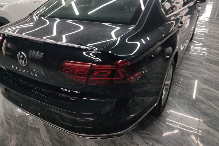 Used Volkswagen Magotan 2025 Zhongxiang Version 280TSI DSG Comfort Edition Exterior 3