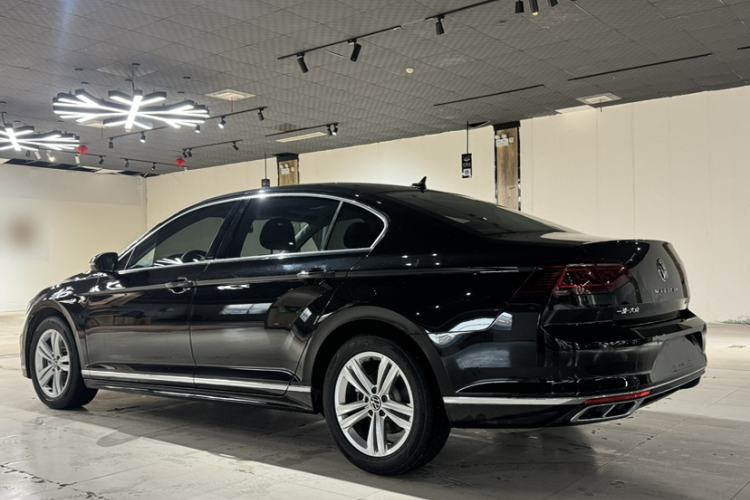 Used Volkswagen Magotan 2025 Zhongxiang Version 280TSI DSG Comfort Edition Exterior 3