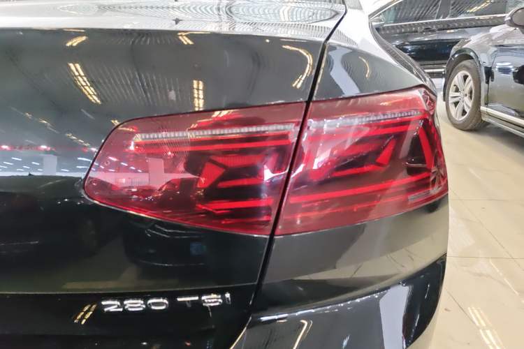 Used Volkswagen Magotan 2025 Zhongxiang Version 280TSI DSG Comfort Edition Exterior 3