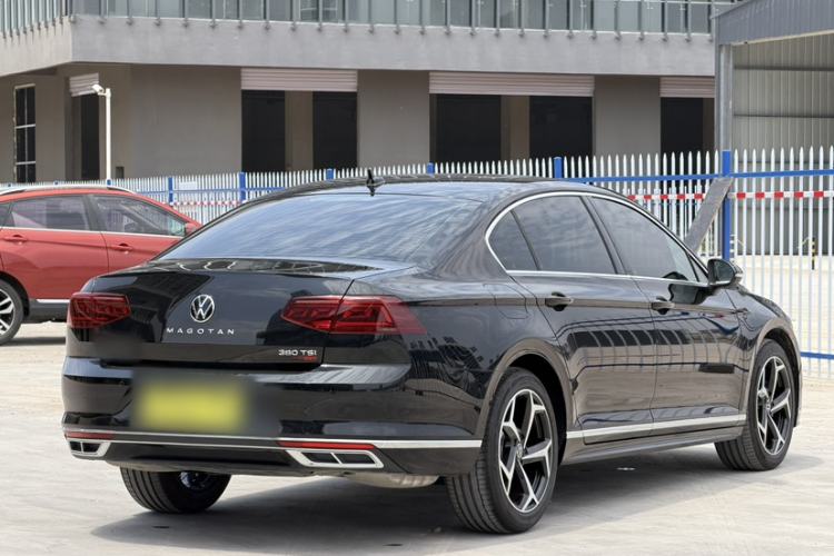 Used Volkswagen Magotan 2025 Revised Version 2 Zhongxiang Edition 330TSI DSG Luxury Trim Exterior 3