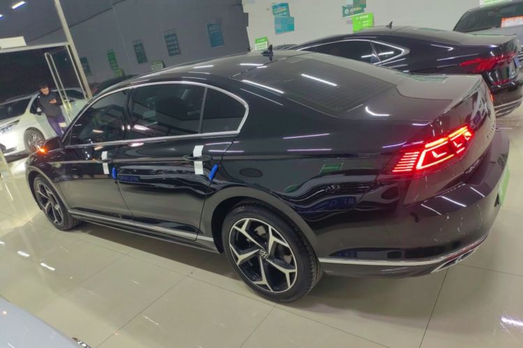 Used Volkswagen Magotan 2025 Zhongxiang Version 330TSI DSG Luxury Edition Exterior 3