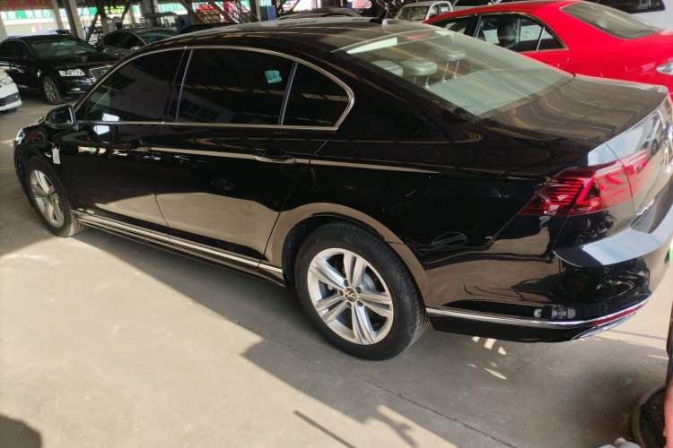 Used Volkswagen Magotan 2025 Zhongxiang Version 280TSI DSG Comfort Edition Exterior 3