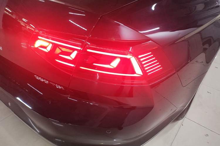 Used Volkswagen Magotan 2025 Zhongxiang Version 280TSI DSG Comfort Edition Exterior 3