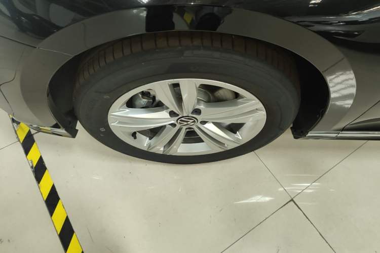Used Volkswagen Magotan 2025 Zhongxiang Version 280TSI DSG Comfort Edition Exterior 4