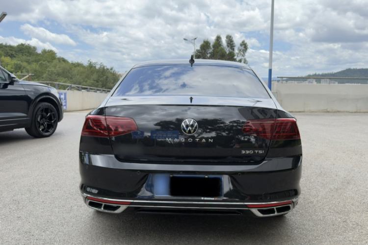 Used Volkswagen Magotan 2025 Zhongxiang Version 330TSI DSG Luxury Edition Exterior 4