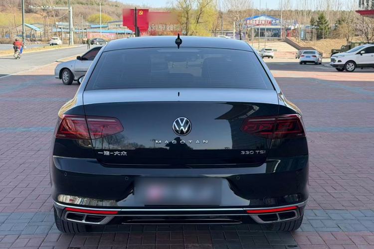 Used Volkswagen Magotan 2025 Zhongxiang Version 330TSI DSG Luxury Edition Exterior 4