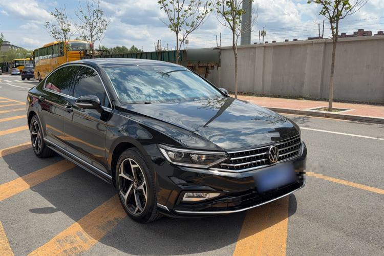 Used Volkswagen Magotan 2025 Revised Version 2 Zhongxiang Edition 330TSI DSG Luxury Trim Exterior 4