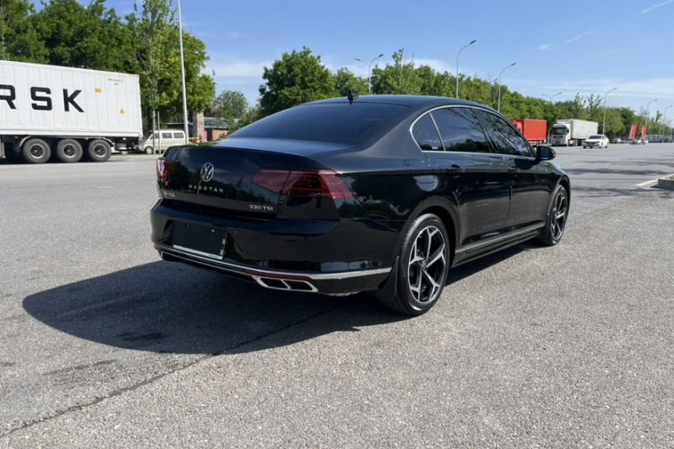 Used Volkswagen Magotan 2025 Revised Version Zhongxiang Edition 330TSI DSG Luxury Trim Exterior 4