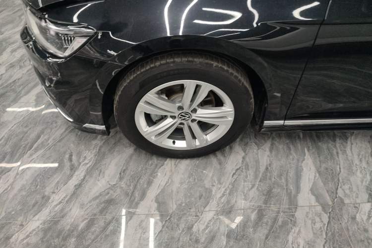 Used Volkswagen Magotan 2025 Zhongxiang Version 280TSI DSG Comfort Edition Exterior 4