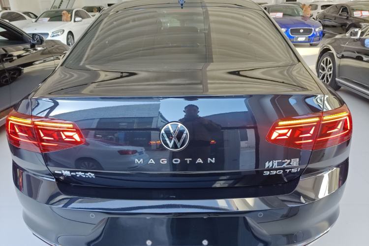 Used Volkswagen Magotan 2025 Zhongxiang Version 330TSI DSG Luxury Edition Exterior 4