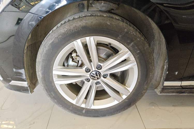 Used Volkswagen Magotan 2025 Zhongxiang Version 280TSI DSG Comfort Edition Exterior 4