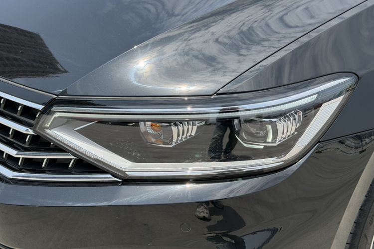 Used Volkswagen Magotan 2025 Revised Version 2 Zhongxiang Edition 330TSI DSG Luxury Trim Exterior 4
