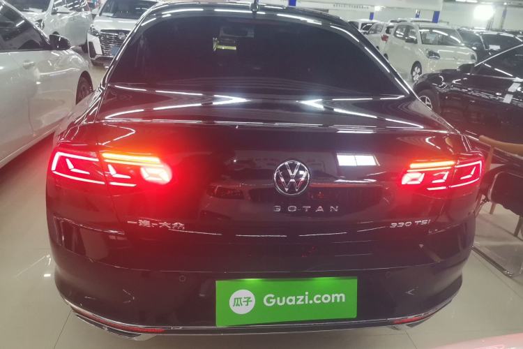 Used Volkswagen Magotan 2025 Zhongxiang Version 330TSI DSG Luxury Edition Exterior 4