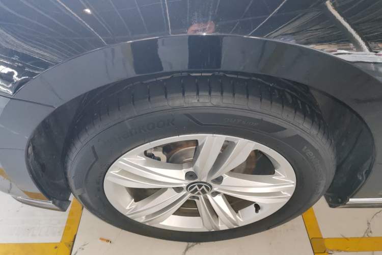 Used Volkswagen Magotan 2025 Zhongxiang Version 280TSI DSG Comfort Edition Exterior 4