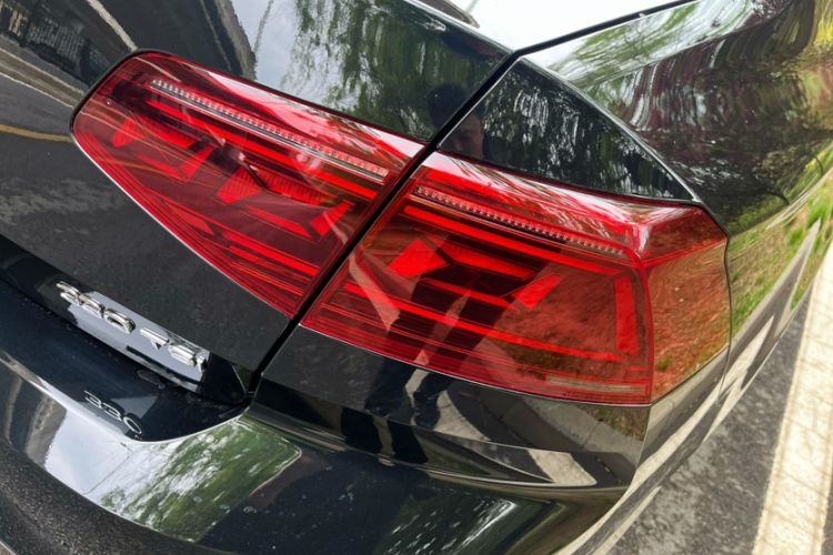 Used Volkswagen Magotan 2025 Revised Version 2 Zhongxiang Edition 330TSI DSG Luxury Trim Exterior 4