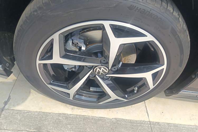 Used Volkswagen Magotan 2025 Revised Version Zhongxiang Edition 330TSI DSG Luxury Trim Exterior 4