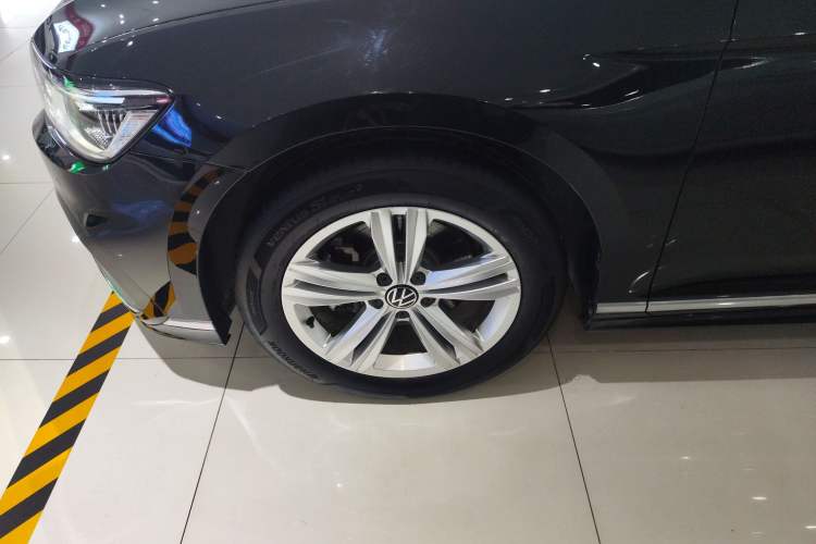 Used Volkswagen Magotan 2025 Zhongxiang Version 280TSI DSG Comfort Edition Exterior 4