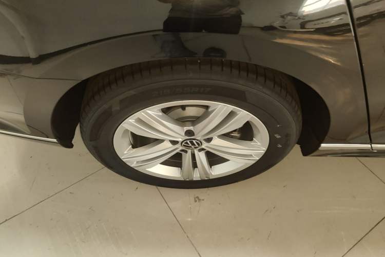 Used Volkswagen Magotan 2025 Zhongxiang Version 280TSI DSG Comfort Edition Exterior 5