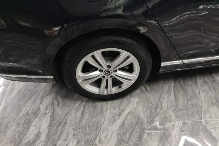Used Volkswagen Magotan 2025 Zhongxiang Version 280TSI DSG Comfort Edition Exterior 5