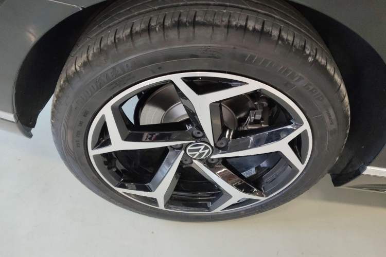 Used Volkswagen Magotan 2025 Revised Version Zhongxiang Edition 280TSI DSG Luxury Trim Exterior 5