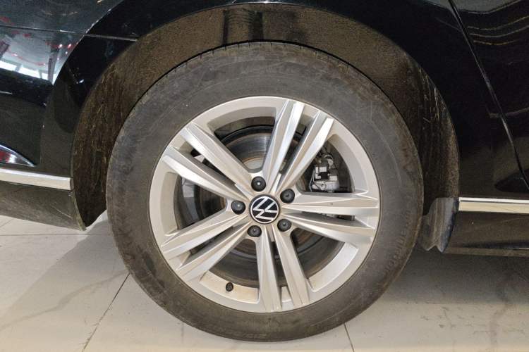 Used Volkswagen Magotan 2025 Zhongxiang Version 280TSI DSG Comfort Edition Exterior 5
