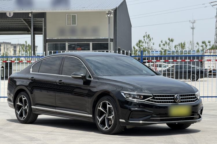Used Volkswagen Magotan 2025 Revised Version 2 Zhongxiang Edition 330TSI DSG Luxury Trim Exterior 5