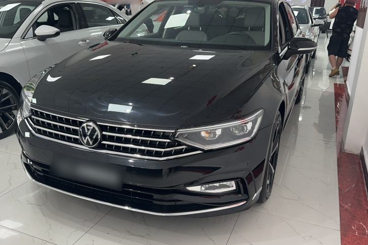 Used Volkswagen Magotan 2025 Zhongxiang Model 280TSI DSG Luxury Version Exterior 5