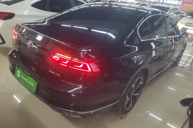 Used Volkswagen Magotan 2025 Zhongxiang Version 330TSI DSG Luxury Edition Exterior 5