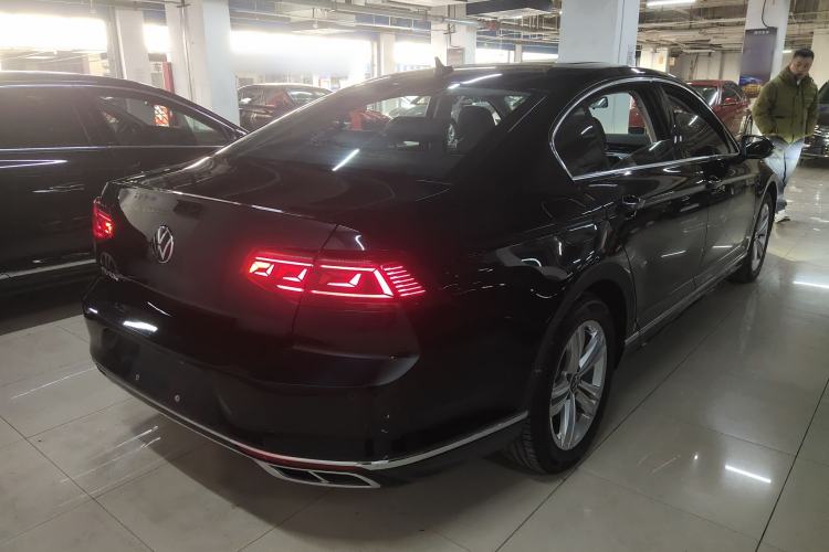 Used Volkswagen Magotan 2025 Zhongxiang Version 280TSI DSG Comfort Edition Exterior 5