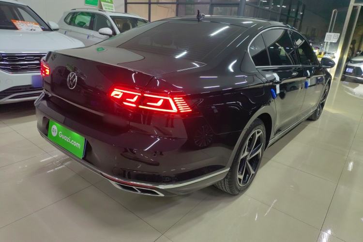 Used Volkswagen Magotan 2025 Zhongxiang Version 330TSI DSG Luxury Edition Exterior 5