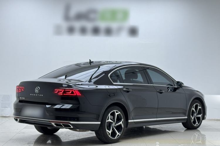 Used Volkswagen Magotan 2025 Revised Version Zhongxiang Edition 330TSI DSG Luxury Trim Exterior 5
