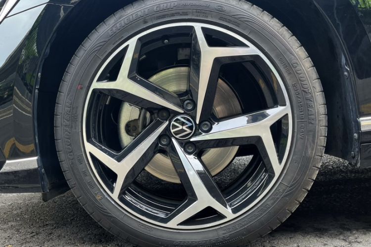 Used Volkswagen Magotan 2025 Revised Version 2 Zhongxiang Edition 330TSI DSG Luxury Trim Exterior 5