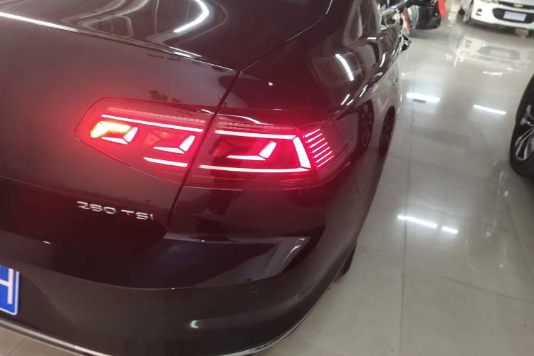Used Volkswagen Magotan 2025 Zhongxiang Version 280TSI DSG Comfort Edition Exterior 6