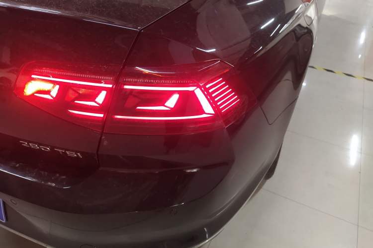 Used Volkswagen Magotan 2025 Zhongxiang Version 280TSI DSG Comfort Edition Exterior 6